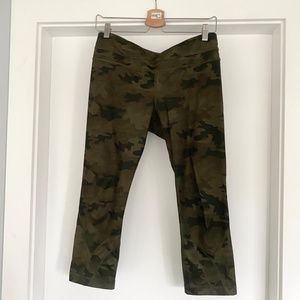 Lululemon Wunder Under Crop Pants, came, luxtreme, workout pants, camouflage